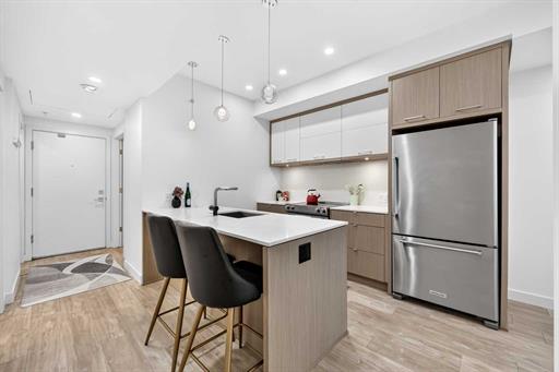 307, 3450 19 Street SW · Photo 1 of 27